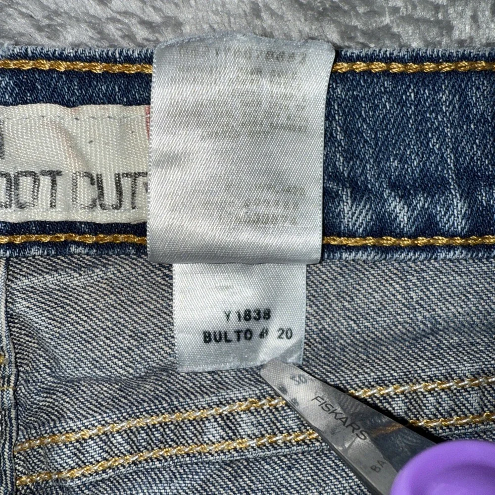 Vtg Levis 518 Super low Bootcut‎ jeans womens 11M blue 32x30 Y2K stretch cowgirl